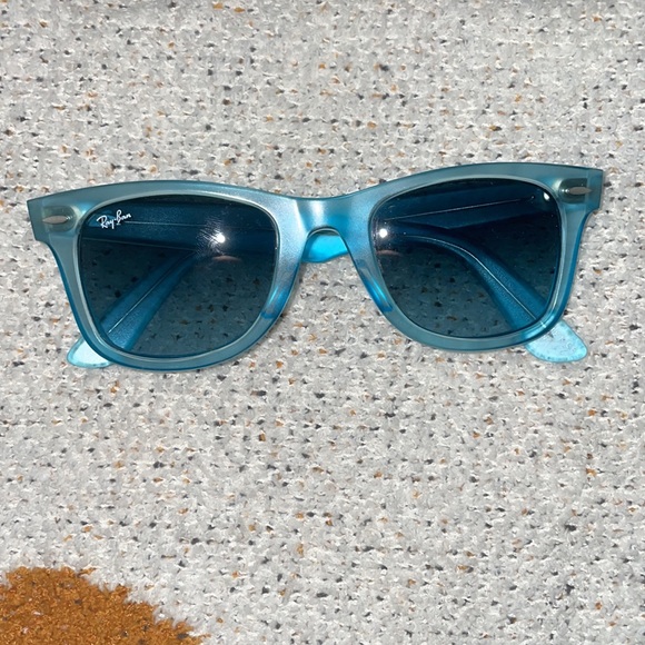 Rayban blue sunglasses with case - Picture 2 of 5